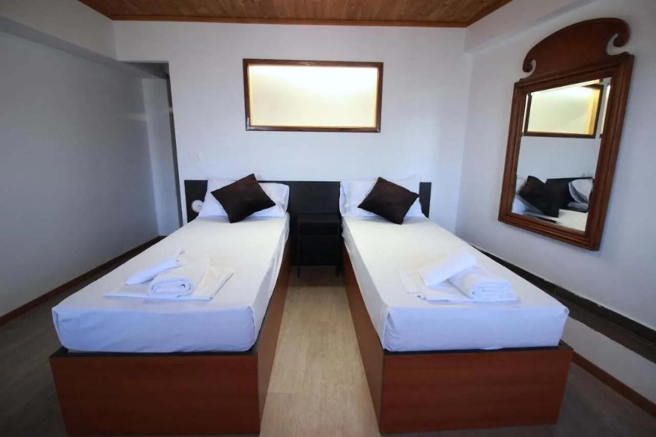 Sweetdreams Guest House Gjirokaster 2*,